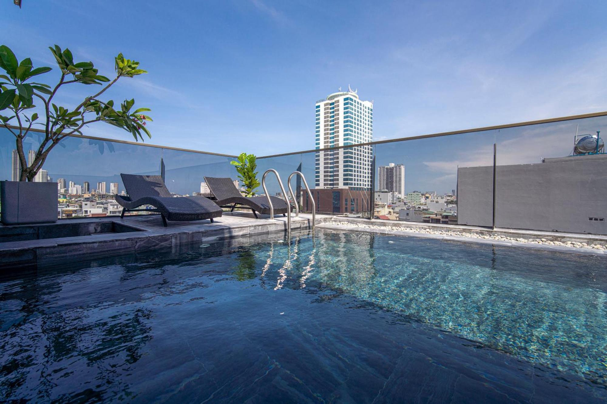 Hsuites Riverside Hotel And Apartment Da Nang Esterno foto